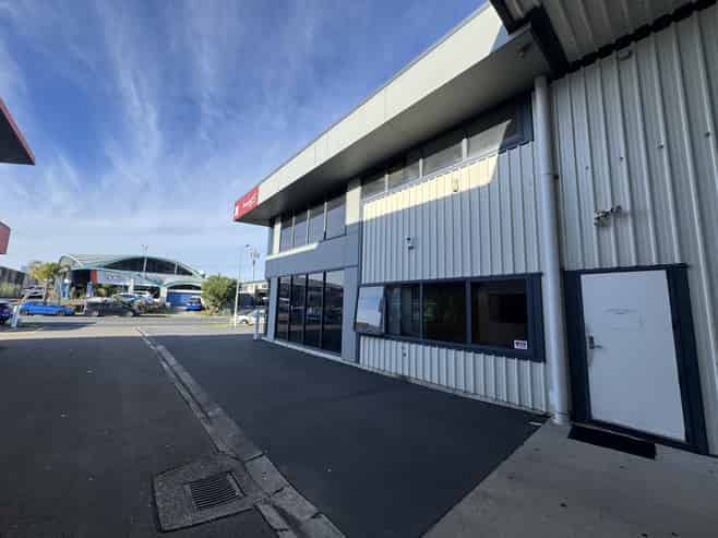 Rare Newton Street Industrial opportunity
