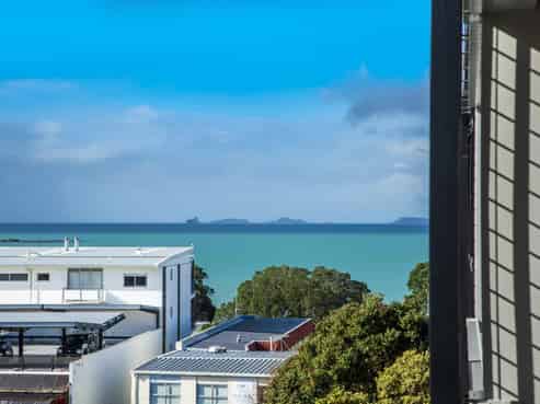 403/4 Bute Road, Browns Bay
