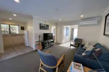 42/42 Main Road, TAWA