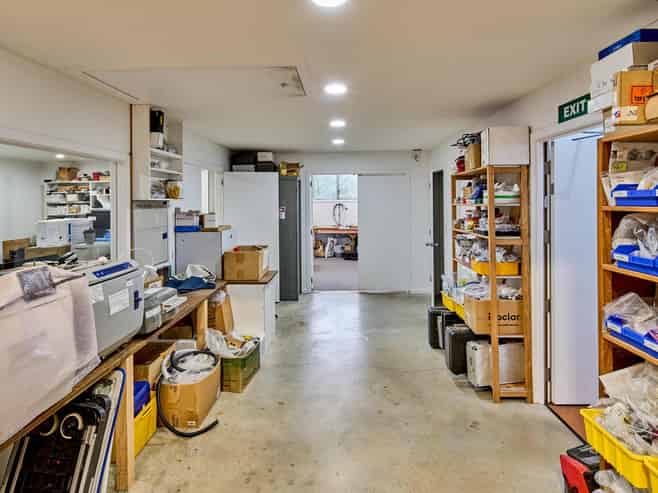 Practical Workshop & Office Unit in Northpoint
