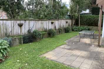 1/2 Pegler Avenue, Epsom