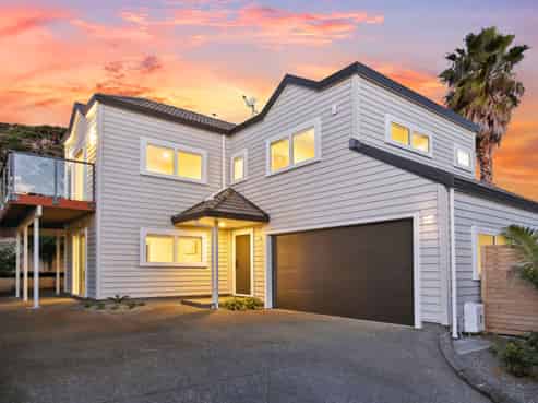 352 East Coast Road, Sunnynook