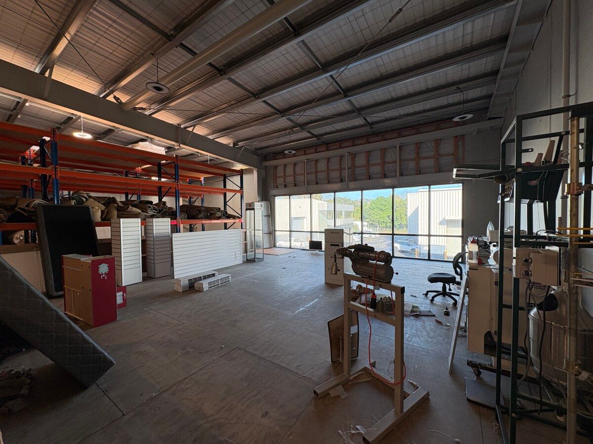 Modern Tilt Slab Warehouse - Ansicht 3