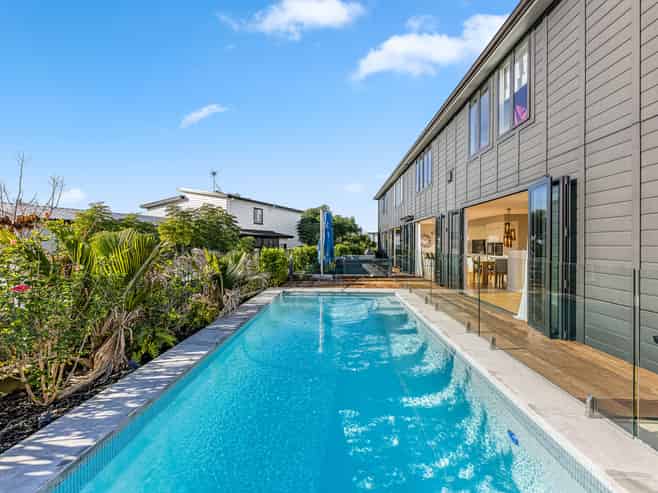 11 Sharon Road, Browns Bay