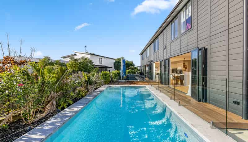 11 Sharon Road, Browns Bay