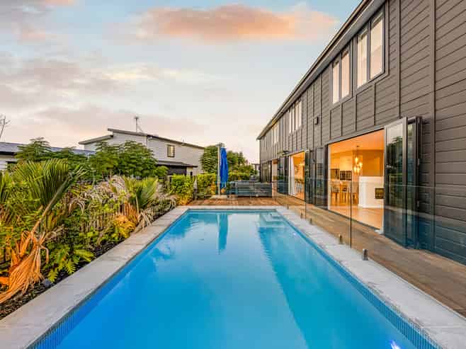 11 Sharon Road, Waiake