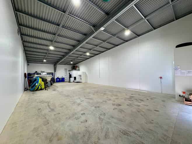Modern 170sqm unit in Bell Block