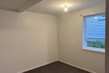 2/81 Mills Rd, Brooklyn