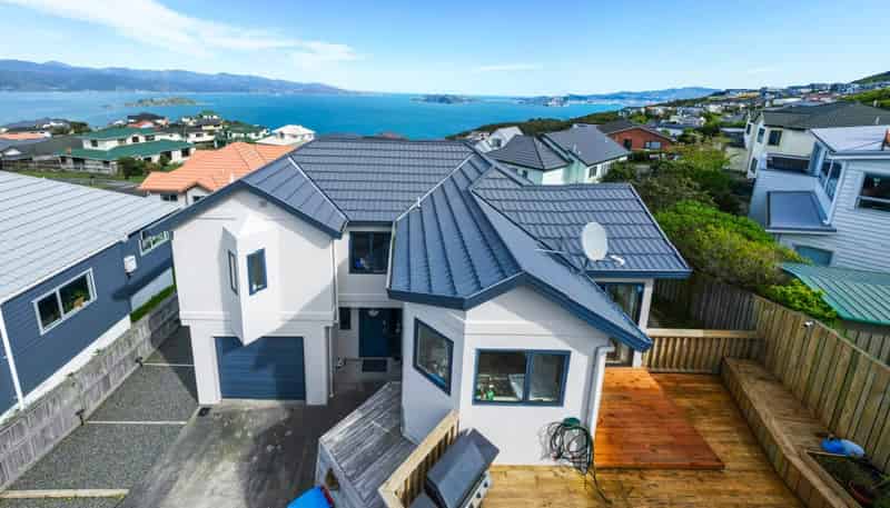 75A Dress Circle, Newlands