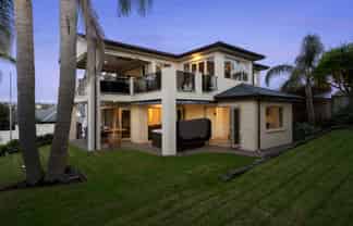 8 Tui Brae, Beachlands