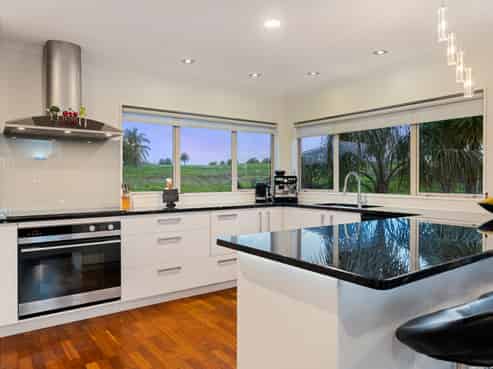 8 Tui Brae, Beachlands