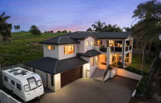 8 Tui Brae, Beachlands