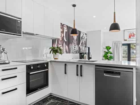 11/19 Langana Avenue, Browns Bay