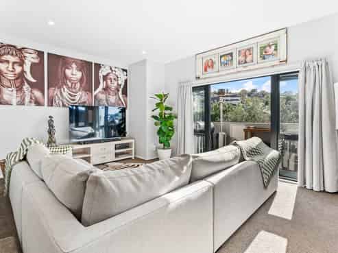 11/19 Langana Avenue, Browns Bay
