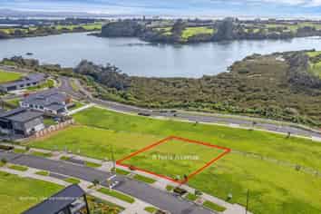 6 and 8 Nola Avenue, Glenbrook