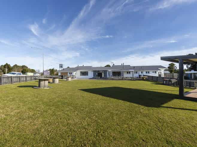 Urenui Hotel 14 Whakapaki St