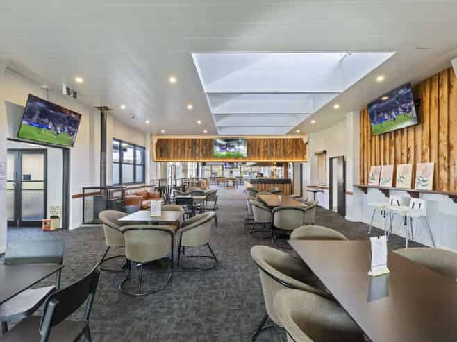 Urenui Hotel 14 Whakapaki St