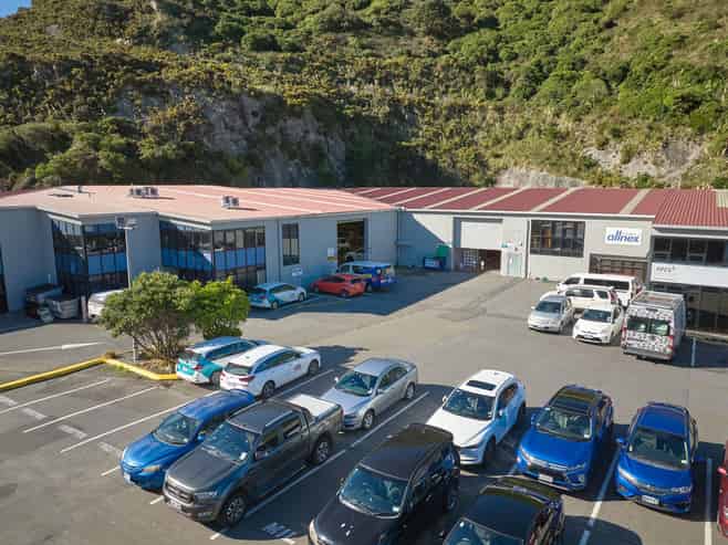 Large Ngauranga Warehouse with Office & Parking