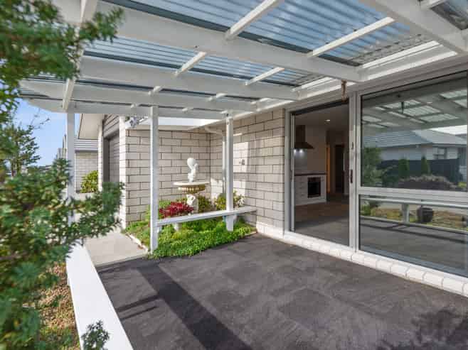 36 Arrow Close (Dunes Lifestyle Village), Papamoa