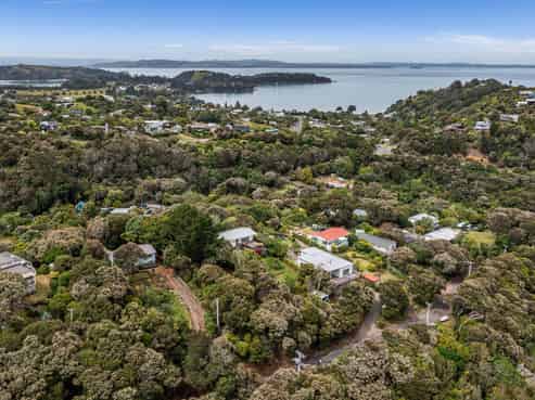 22 Hekerua Road, Oneroa
