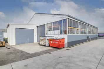 Rare High-Profile Yard and Warehouse