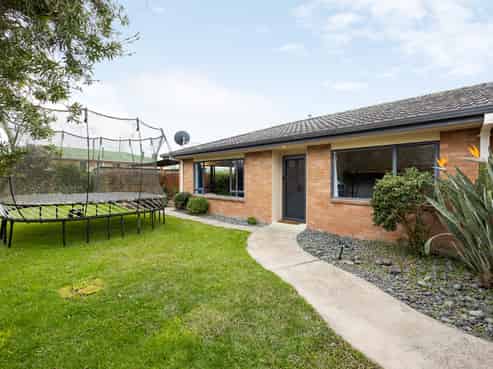 16A Bruce Avenue, Glenview