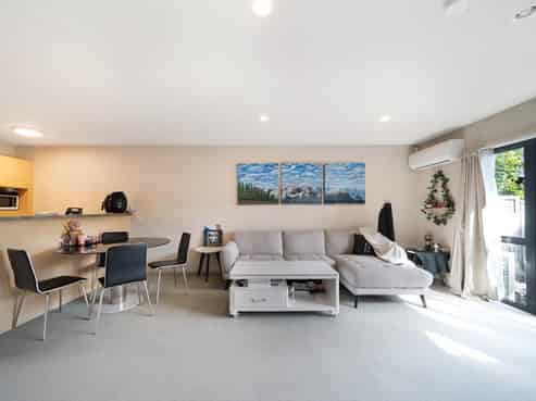 18/8 Soljak Place, Mount Albert