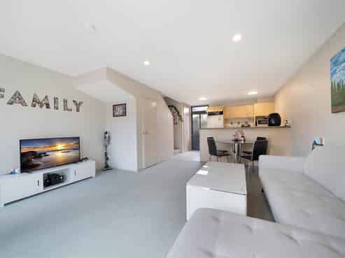 18/8 Soljak Place, Mount Albert