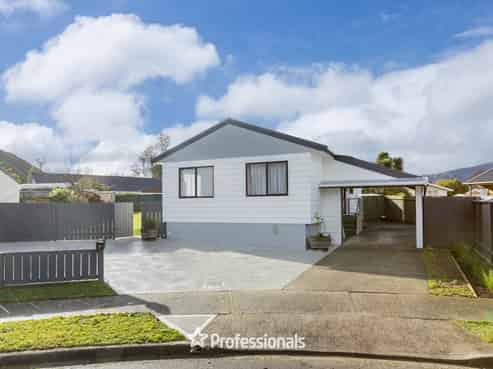 5 Tulsa Grove, Totara Park
