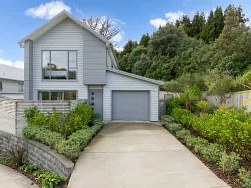 2 Brindle Way, Newlands