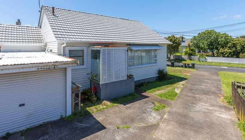 1/2 Fearon Ave, Three Kings