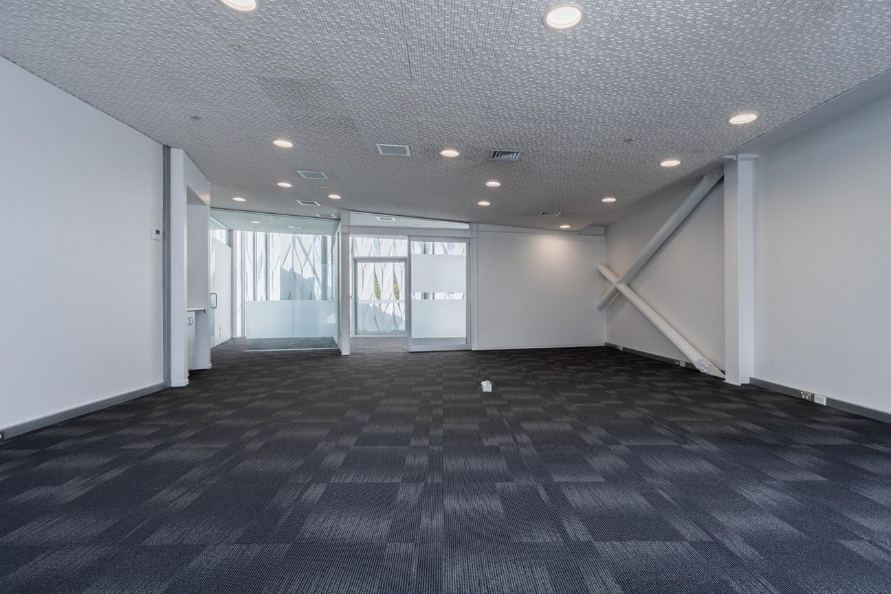 Light-Filled, Functional Office Space - Vista 4
