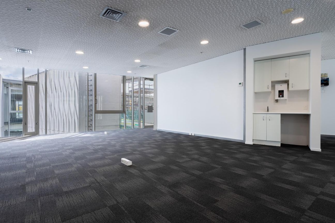 Light-Filled, Functional Office Space - Vista 3