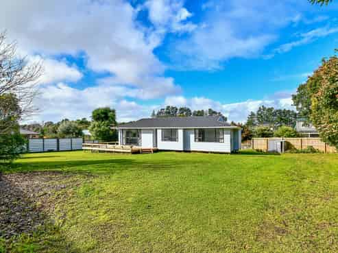 6 Leaming Place, Clarks Beach