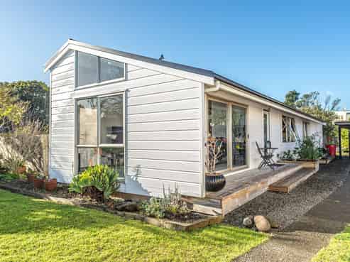 15 Banks Place, Tawhero