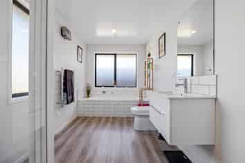 1 Upham Way, Amberley