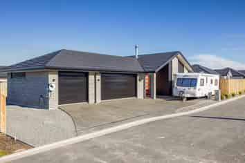 1 Upham Way, Amberley