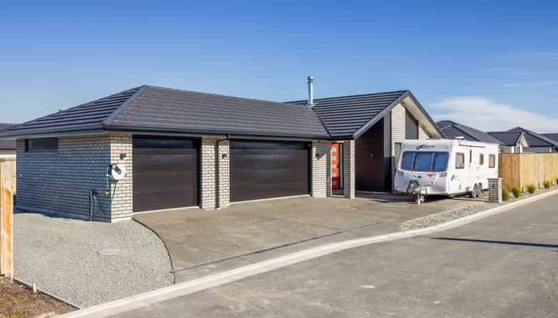 1 Upham Way, Amberley