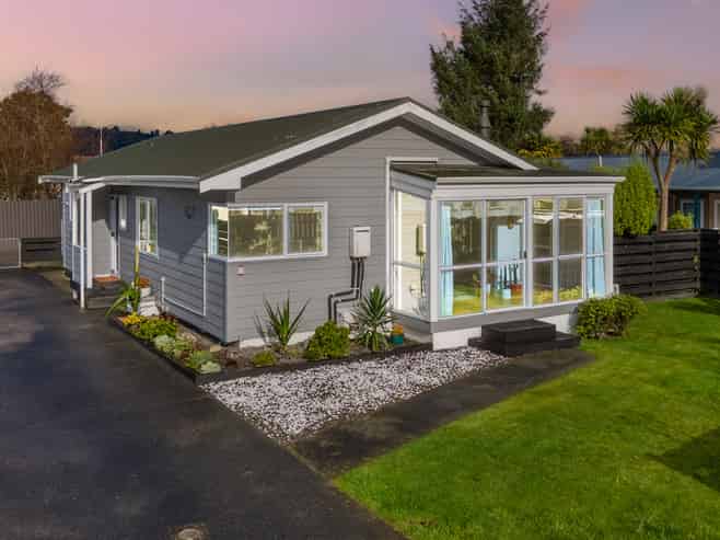 11 Tulsa Grove, Totara Park