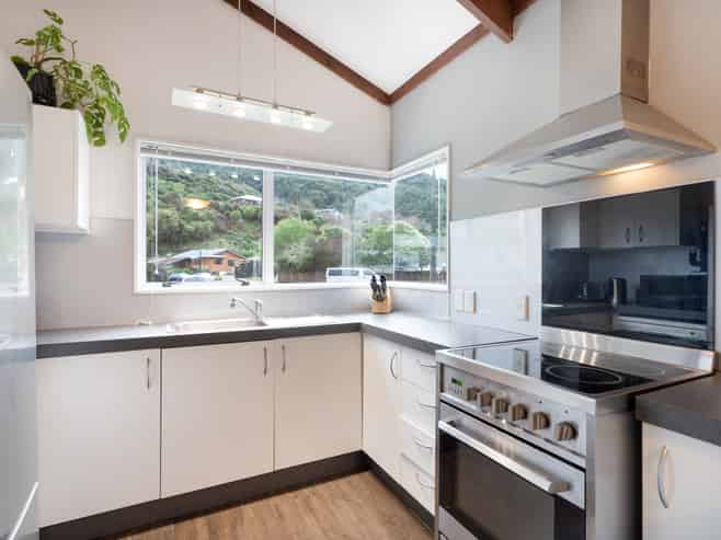 11 Tulsa Grove, Totara Park