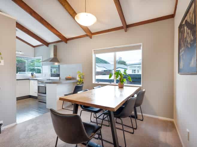 11 Tulsa Grove, Totara Park