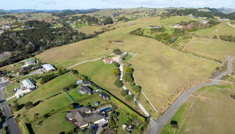 54 Morey Road, Cable Bay