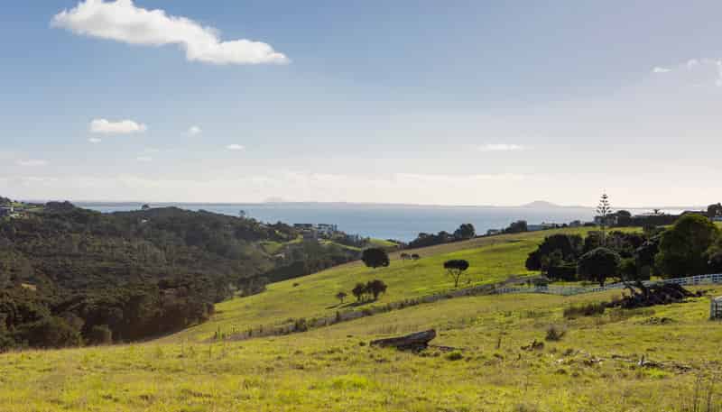 54 Morey Road, Cable Bay