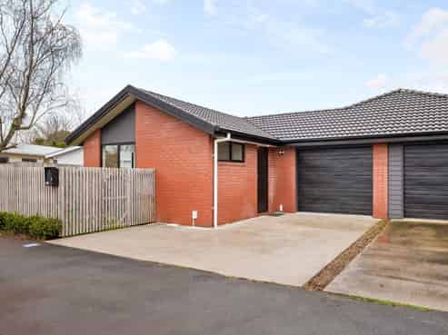 2/3 Helena Road, Hillcrest