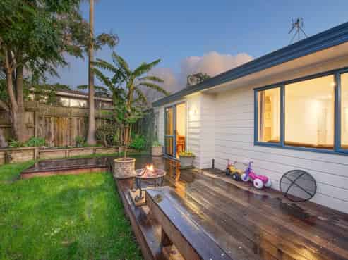 23 Jelas Road, Red Beach