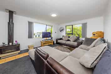 38 Burundi Avenue, Clendon Park