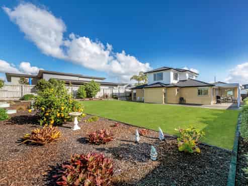 29 Defender Crescent, Beachlands