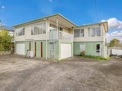 131 Arran Road, Browns Bay