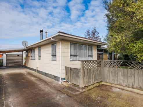 11 Cascade Crescent, Westbrook