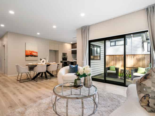 8 Tagish Way, Orewa